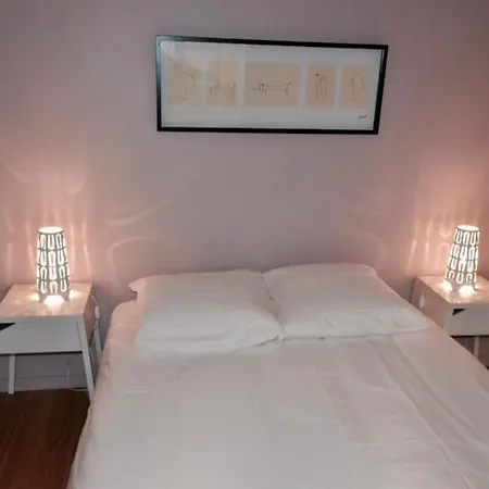 Rue Du Soleil Apartment *
